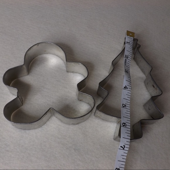 🎄SALE🎄Large Cookie Cutters- Set Of 2 (Holiday Themed) - Picture 3 of 4